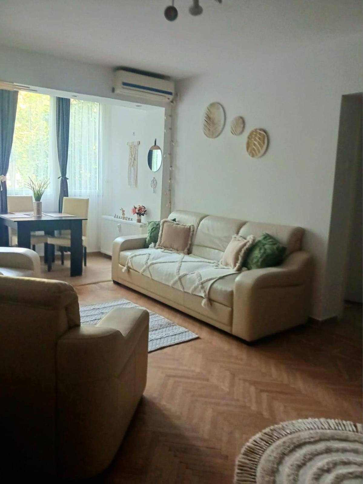 The House In The Park Bucharest Apartamento Exterior foto